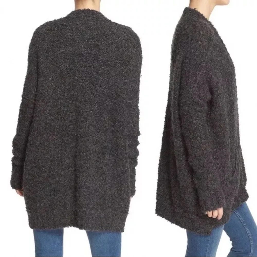 Free People Oversized Bouclé V-Neck Cardigan Size M Gray Pockets Boho Alpaca